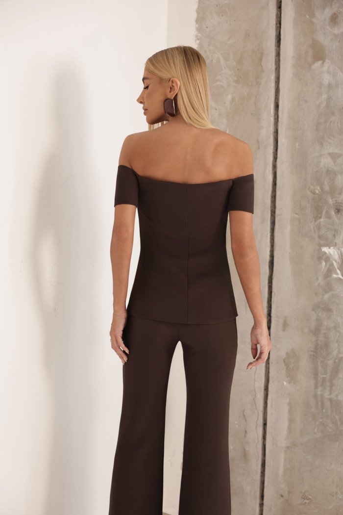 CONJUNTO LONDRES ALFAITARIA BLUSA OMBRO A OMBRO - CAFÉ