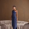 [PRÉ VENDA] VESTIDO LONGO ASSIMÉTRICO BRUNA - AZUL JEANS [ENVIOS A PARTIR DE 15/05/26]