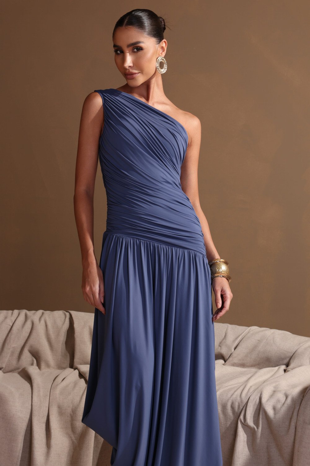 [PRÉ VENDA] VESTIDO LONGO ASSIMÉTRICO BRUNA - AZUL JEANS [ENVIOS A PARTIR DE 15/05/26]