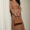 VESTIDO CÁSSIA ALFAIATARIA PLISSADO FINESSE - CAMEL