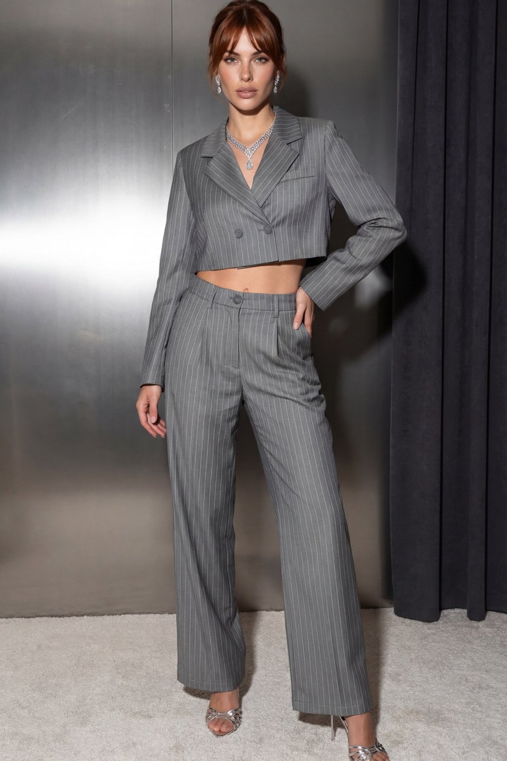 CONJUNTO TATI BLAZER E PANTALONA ALFAIATARIA WILDNESSE RISCA DE GIZ - CINZA