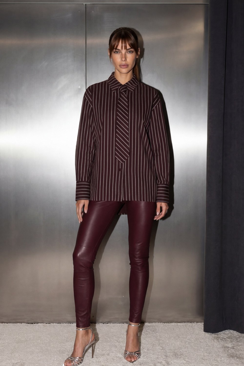 CALÇA LEGGING PAOLA FAKE LEATHER WILDNESSE - VINHO