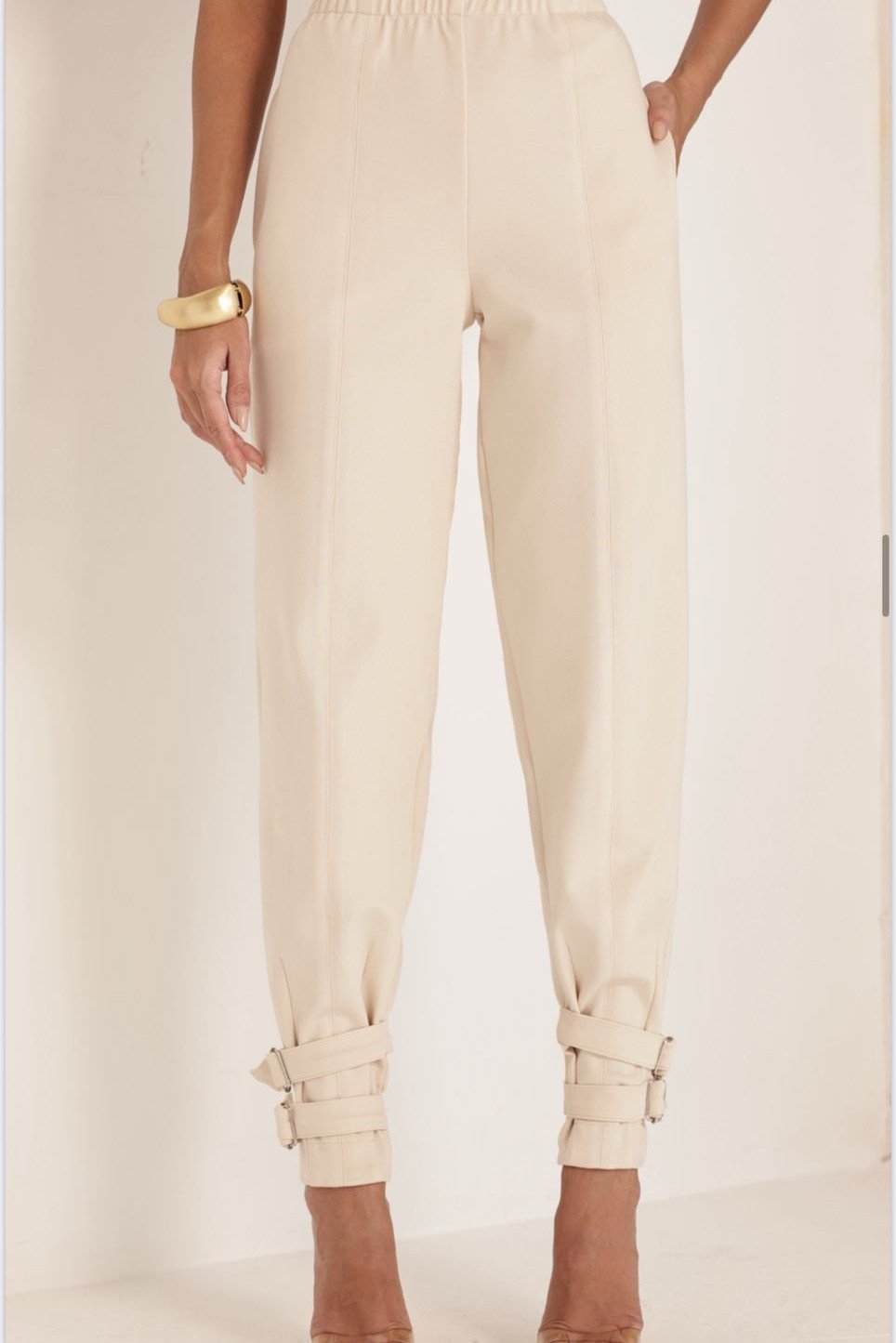 CONJUNTO MÔNICA BLUSA E CALÇA MONTARIA - AREIA