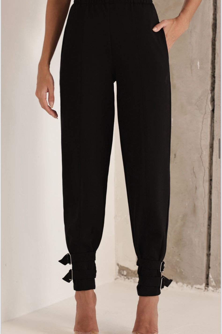 CONJUNTO MÔNICA BLUSA E CALÇA MONTARIA - PRETO