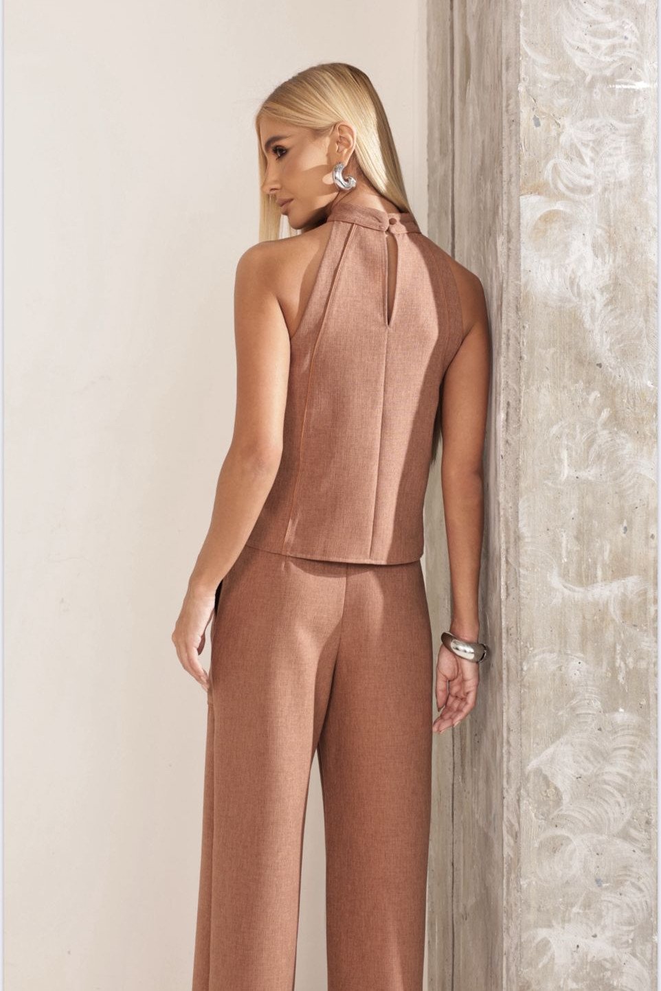 CONJUNTO PALOMA BLUSA E CALÇA VIÉS - CAMEL