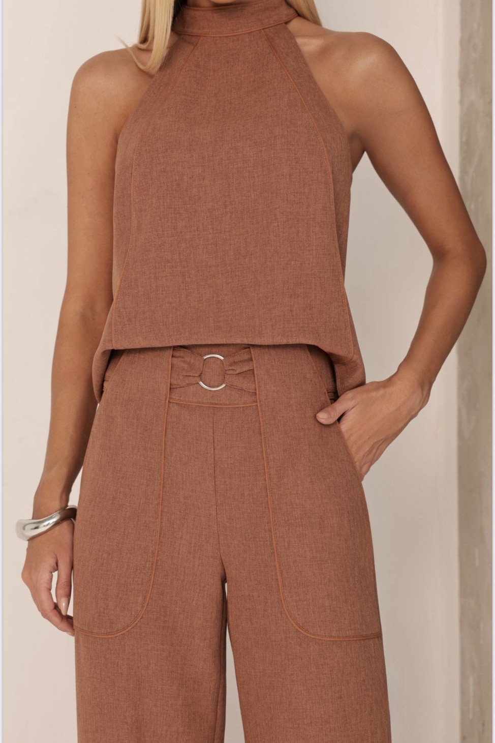 CONJUNTO PALOMA BLUSA E CALÇA VIÉS - CAMEL