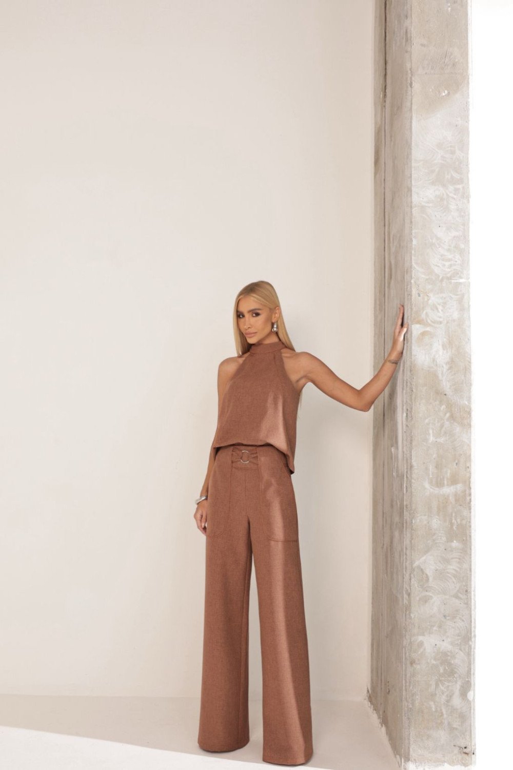 CONJUNTO PALOMA BLUSA E CALÇA VIÉS - CAMEL