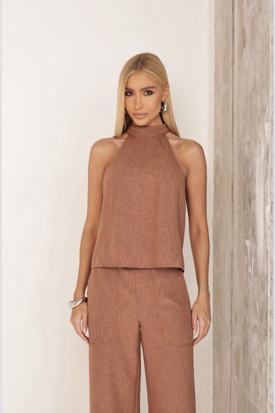 CONJUNTO PALOMA BLUSA E CALÇA VIÉS - CAMEL