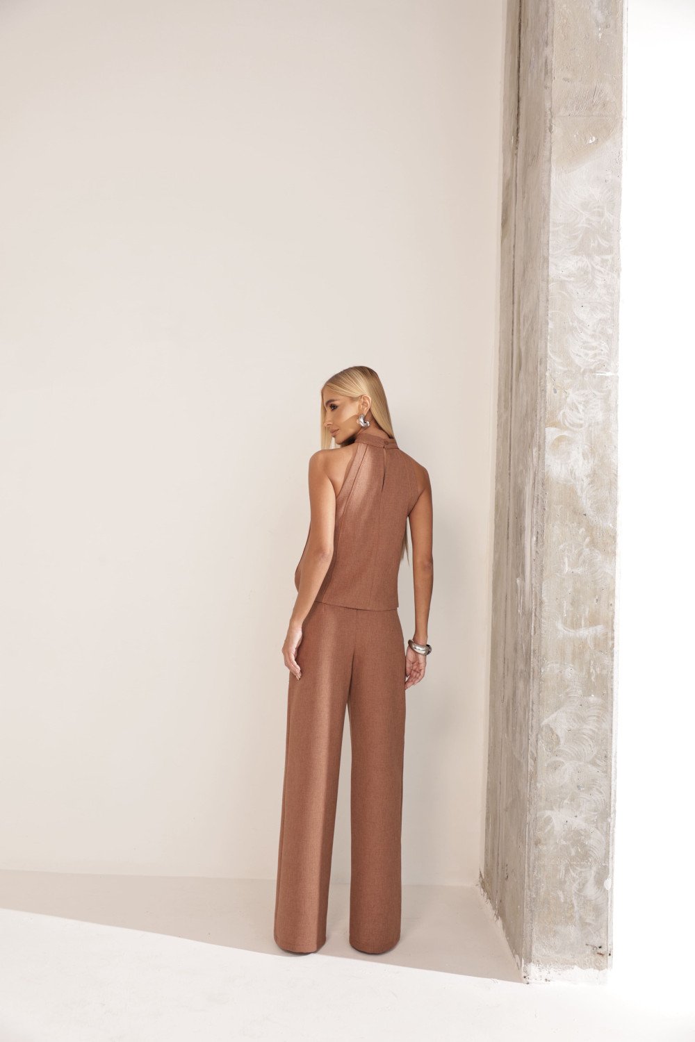 CONJUNTO PALOMA BLUSA E CALÇA VIÉS - CAMEL