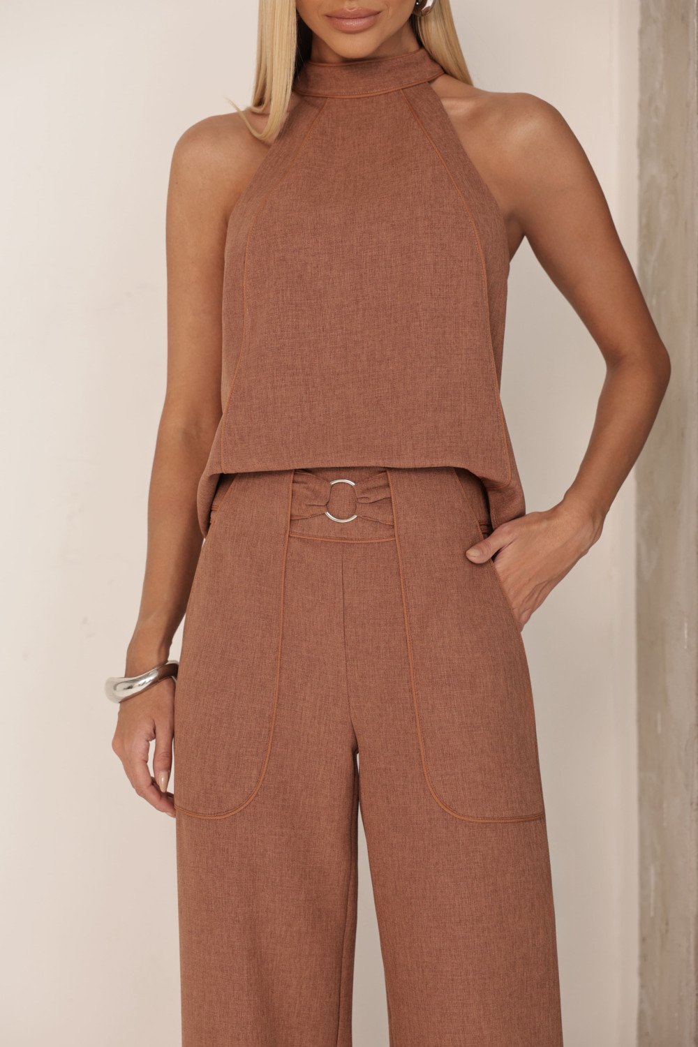 CONJUNTO PALOMA BLUSA E CALÇA VIÉS - CAMEL