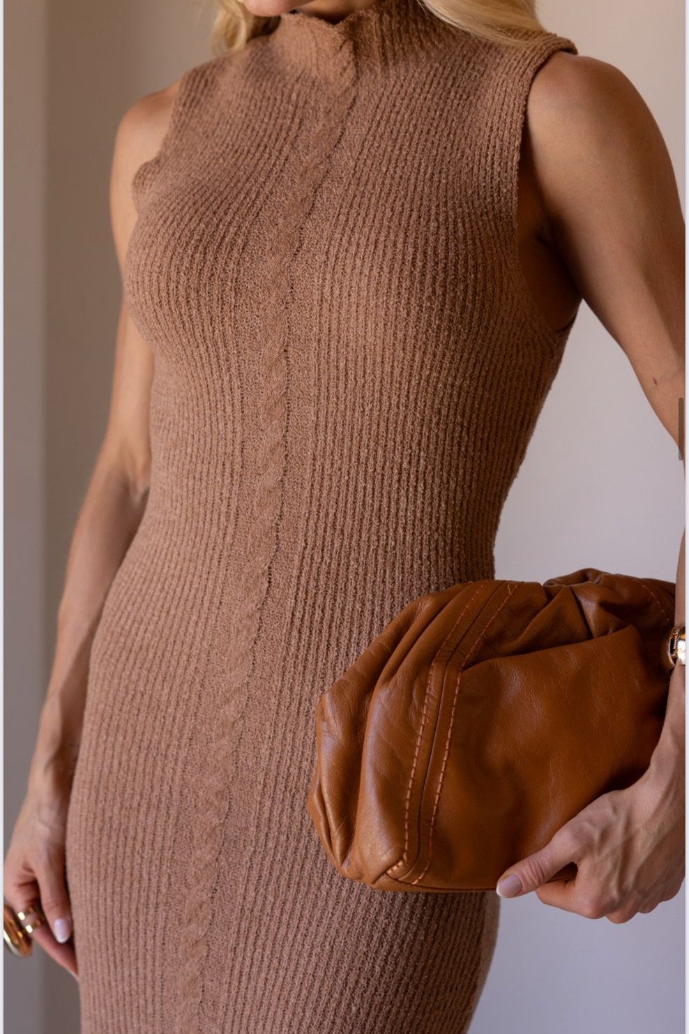 VESTIDO ESTEFÂNIA LONGUETE TRICÔ - CAMEL