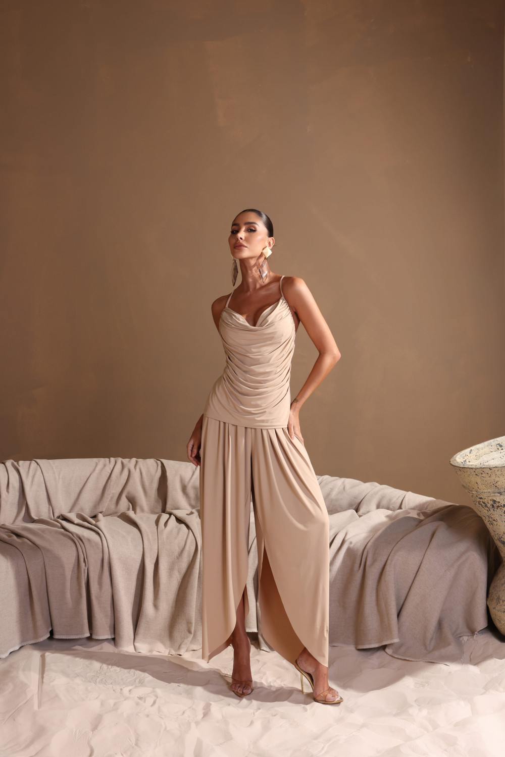 CONJUNTO ANGELINA CALÇA E BLUSA FRANZIDA - AREIA