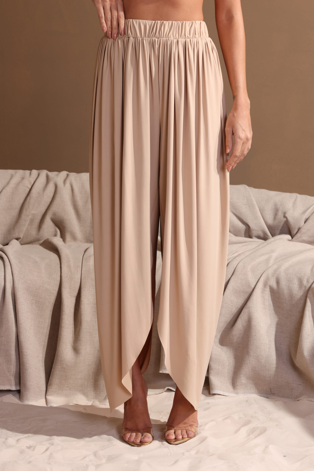 CONJUNTO ANGELINA CALÇA E BLUSA FRANZIDA - AREIA