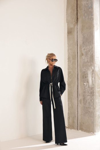 CONJUNTO TÓQUIO CASACO E CALÇA AVELUDADO - PRETO