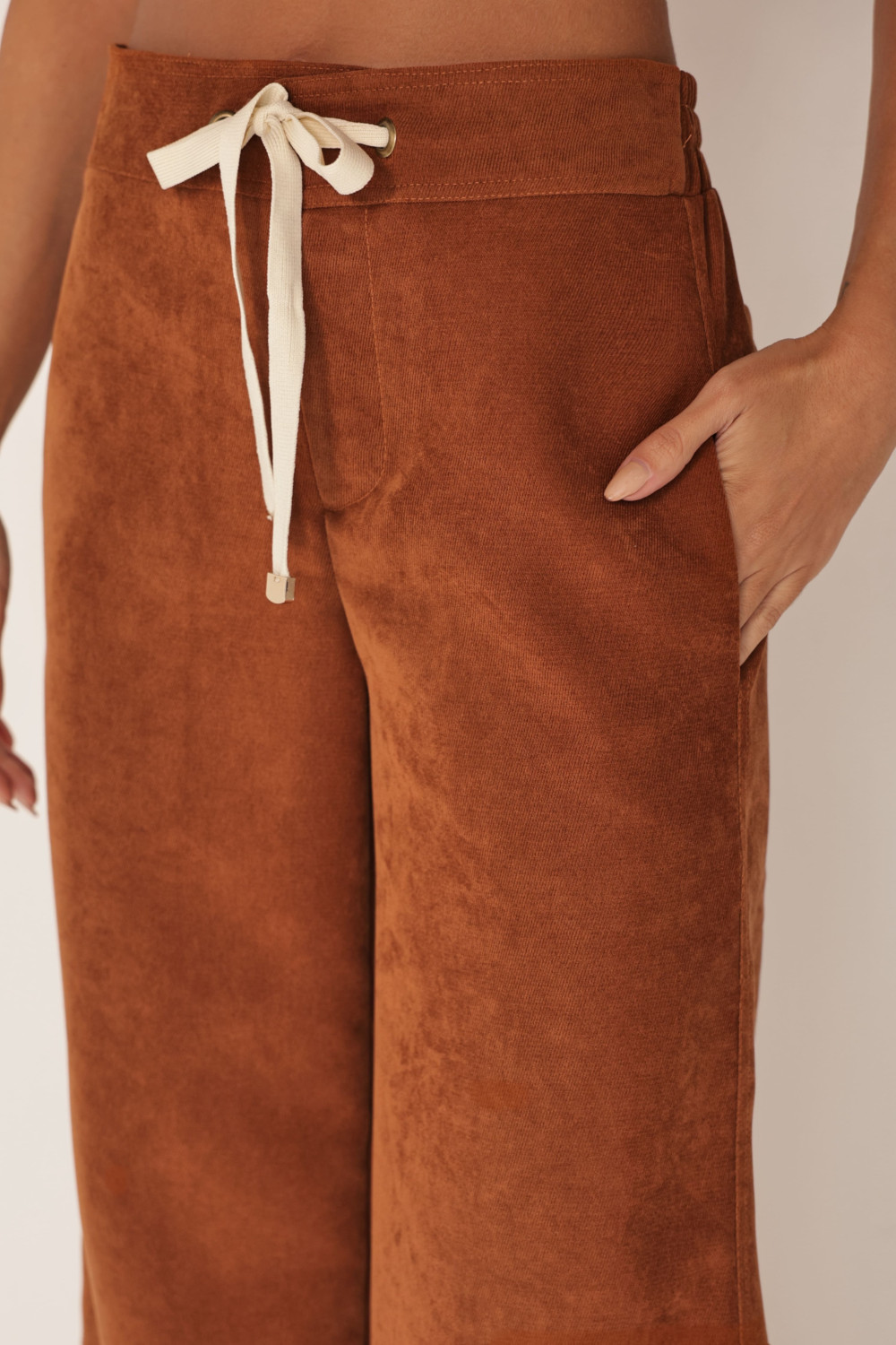 CONJUNTO TÓQUIO CASACO E CALÇA AVELUDADO - CAMEL