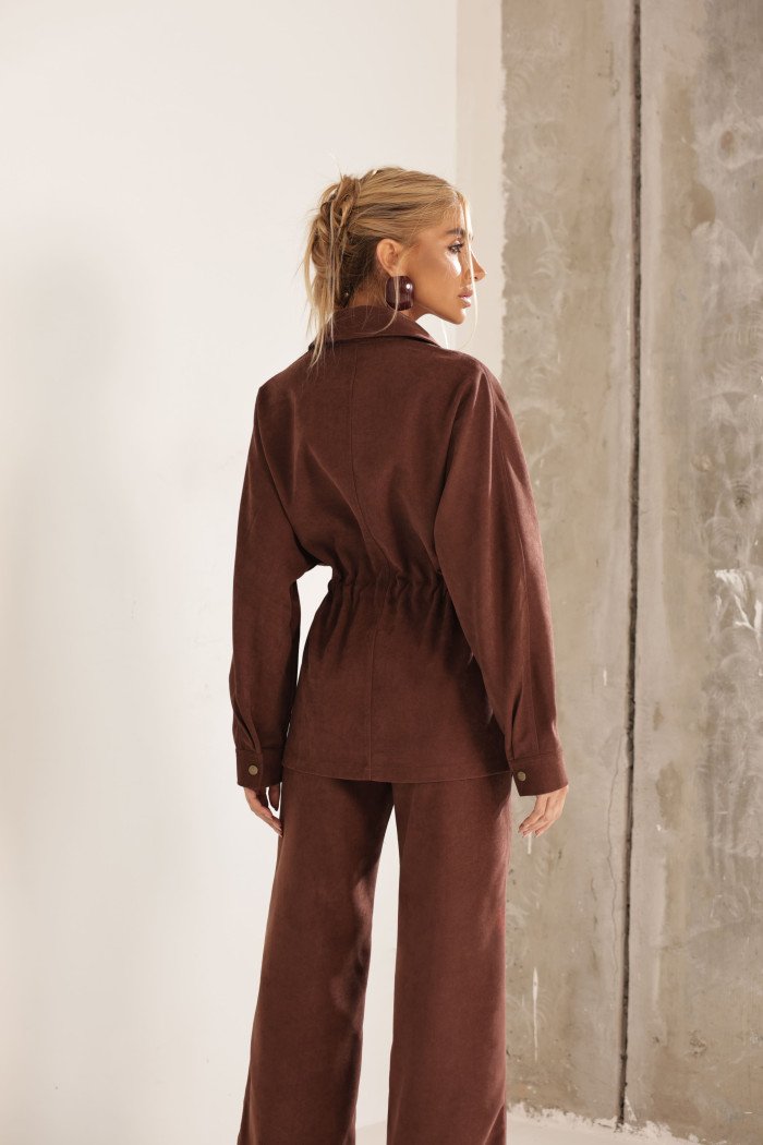 CONJUNTO TÓQUIO CASACO E CALÇA AVELUDADO - MARROM