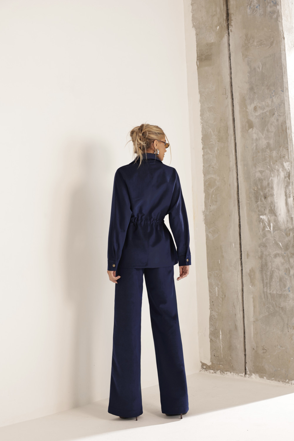 CONJUNTO TÓQUIO CASACO E CALÇA AVELUDADO - AZUL MARINHO