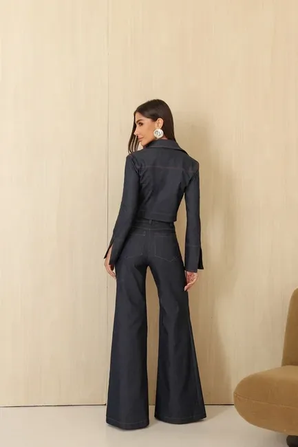 CONJUNTO CASAQUETO E CALÇA SARJA ALAFAITARIA - AZUL JEANS [PRÉ-VENDA]