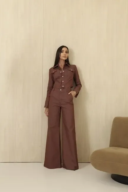 CONJUNTO CASAQUETO E CALÇA SARJA ALAFAITARIA - MARROM [PRÉ-VENDA]