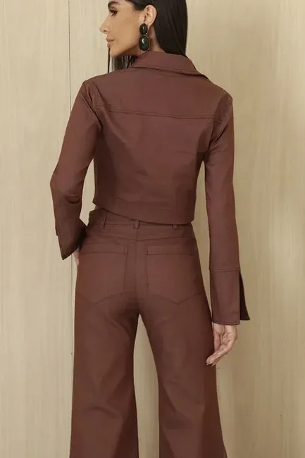 CONJUNTO CASAQUETO E CALÇA SARJA ALAFAITARIA - MARROM [PRÉ-VENDA]