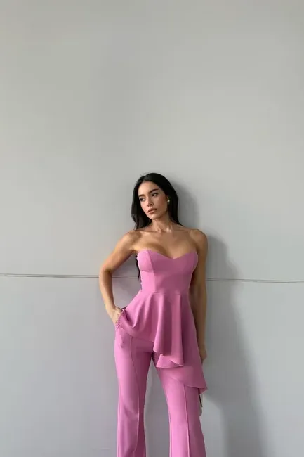 CONJUNTO BLUSA ASSIMÉTRICA BABADO - ROSA