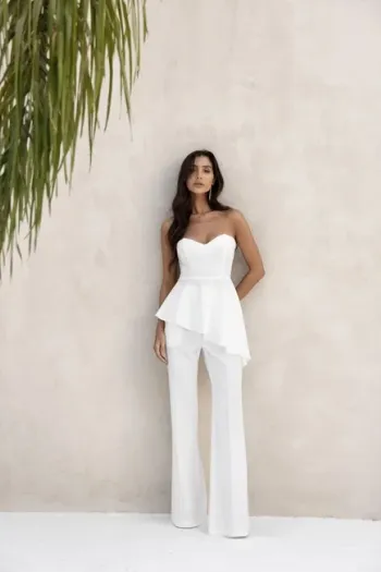 CONJUNTO BLUSA ASSIMÉTRICA BABADO - BRANCO