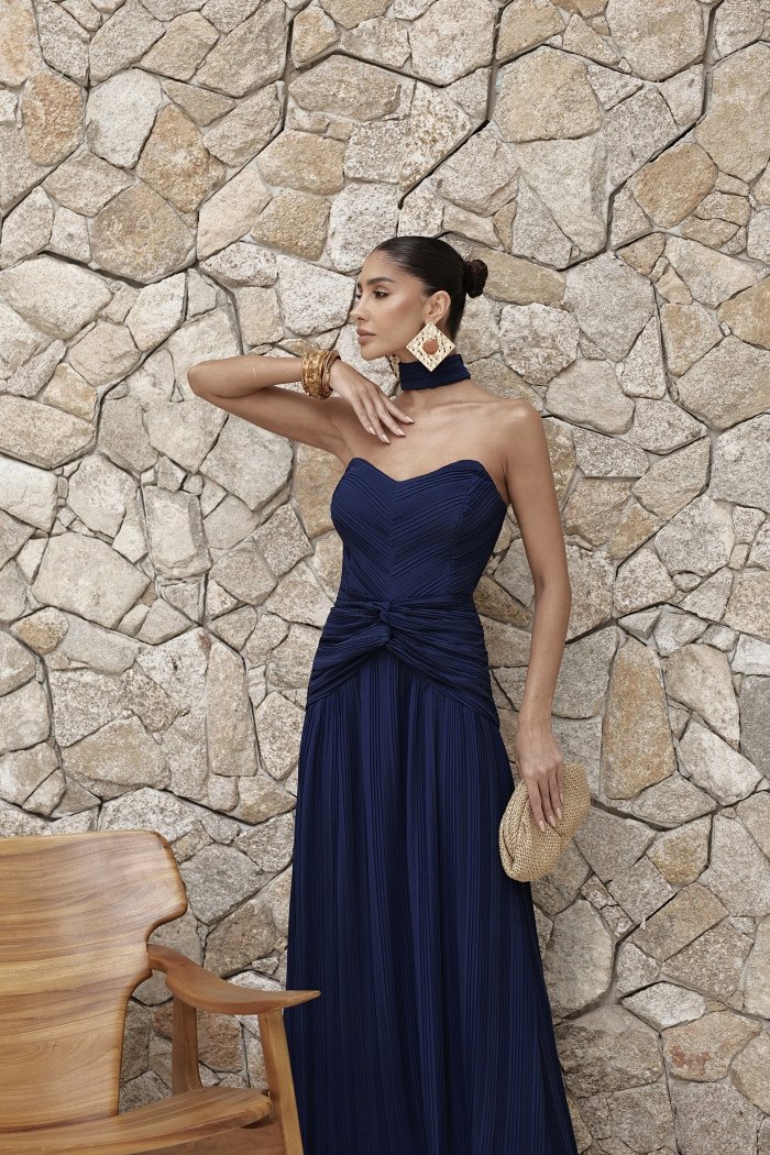 VESTIDO LONGO COM CHOKER SAIA PLISSADA SUZANA - AZUL MARINHO