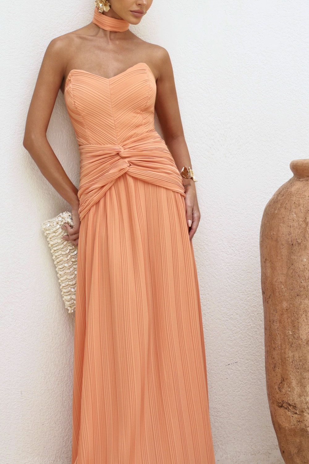 VESTIDO LONGO COM CHOKER SAIA PLISSADA SUZANA - TANGERINA