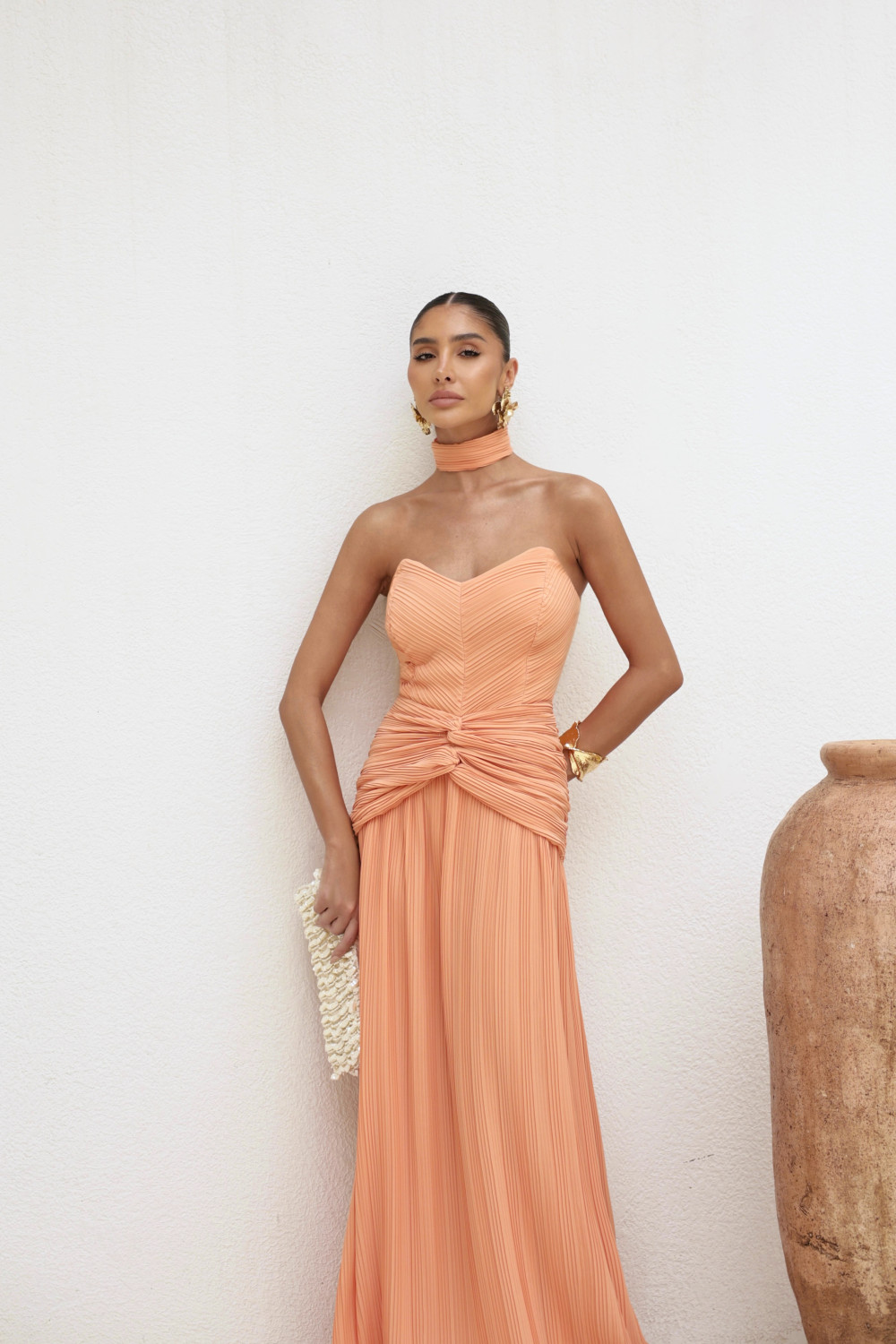 VESTIDO LONGO COM CHOKER SAIA PLISSADA SUZANA - TANGERINA