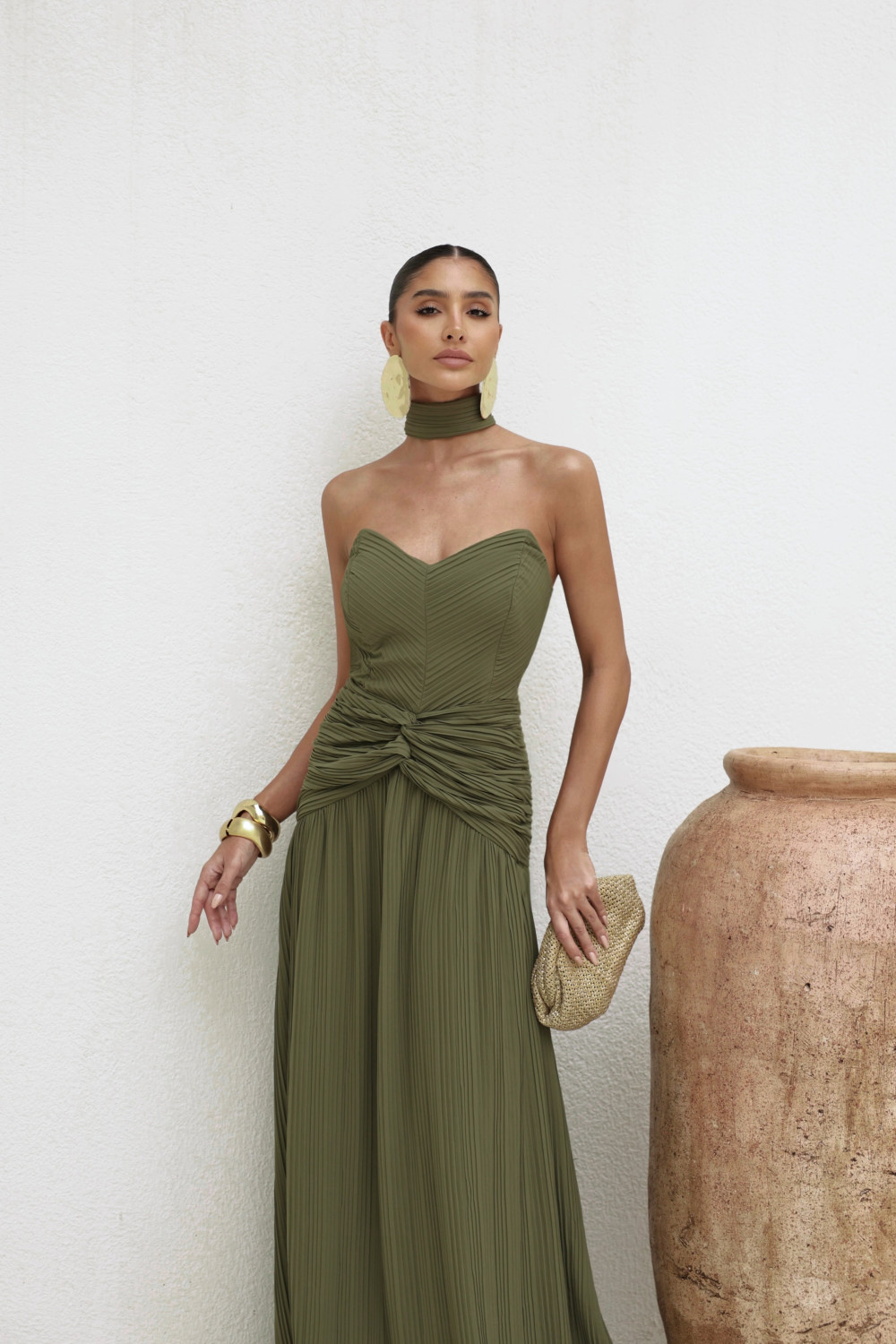 VESTIDO LONGO COM CHOKER SAIA PLISSADA SUZANA - VERDE MILITAR