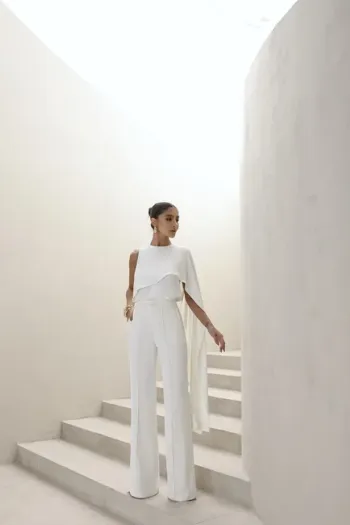 CONJUNTO ALFAIATARIA CALÇA E BLUSA ASSIMÉTRICA - OFF WHITE