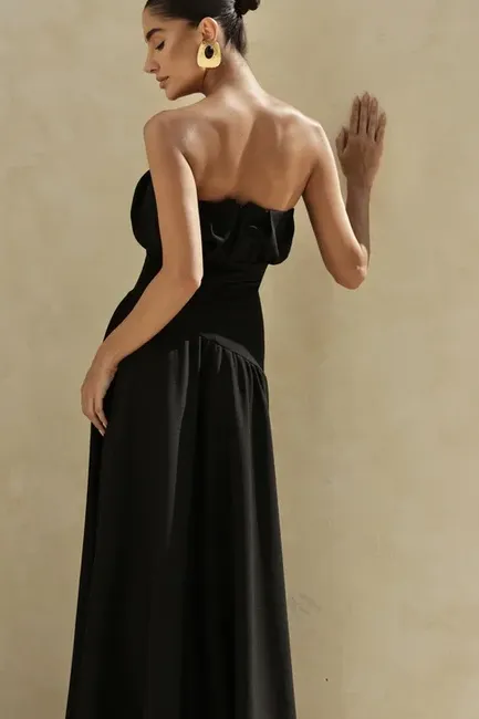 VESTIDO MIDI HELENA SAIA ASSIMÉTRICA - PRETO