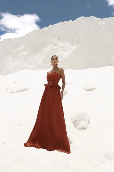 VESTIDO LONGO CREPE PLISSADO MALDIVAS - TERRACOTA