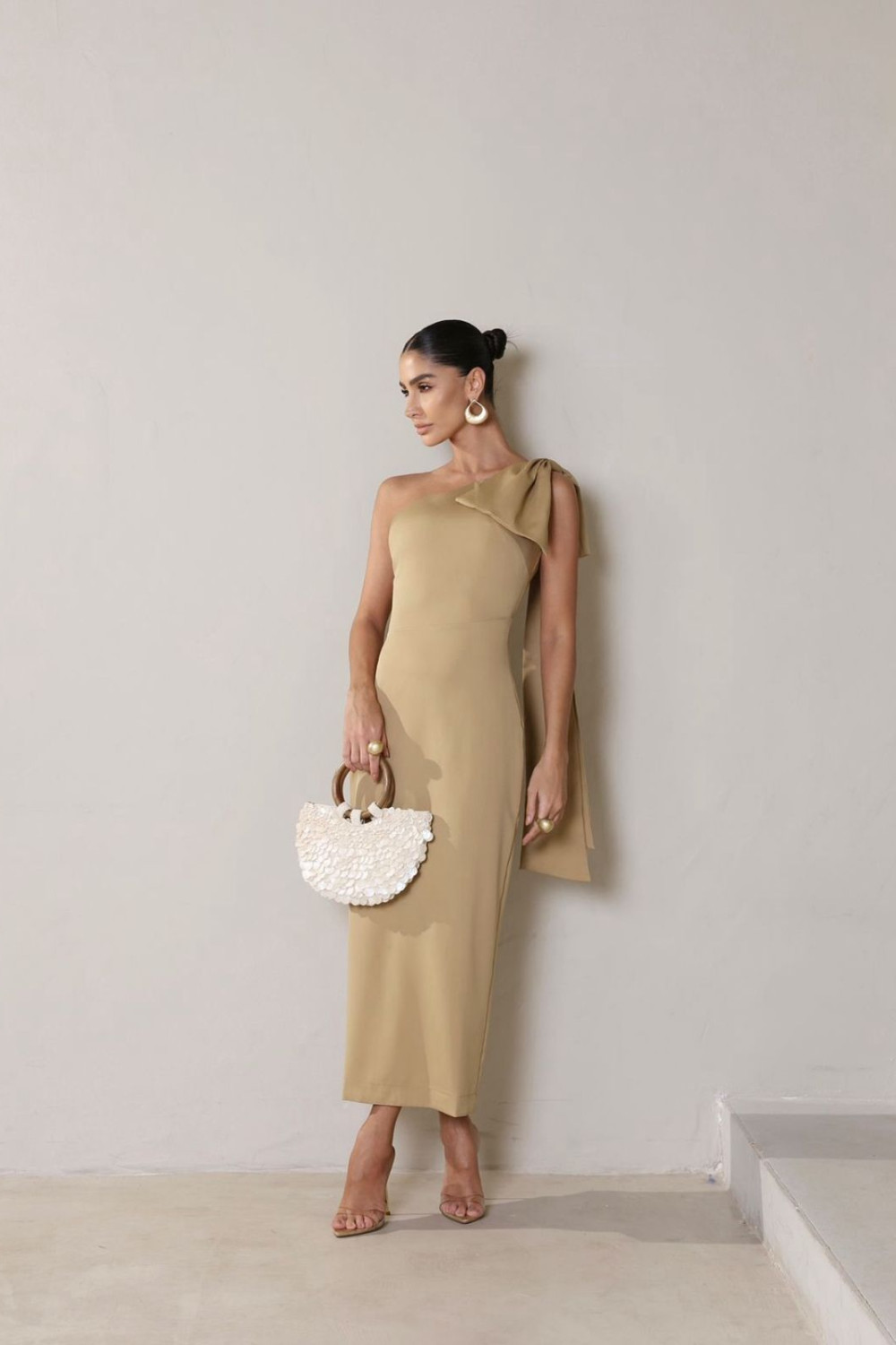 VESTIDO FLÁVIA LONGUETE TUBINHO LAÇO - CAKI