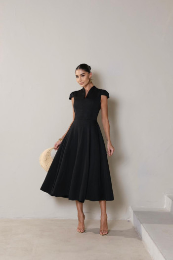 VESTIDO MIDI ADRIANA DETALHE GOLA - PRETO