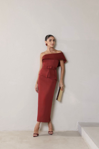 VESTIDO ESPANHA LONGUETE UM OMBRO COM CINTO - TERRACOTA