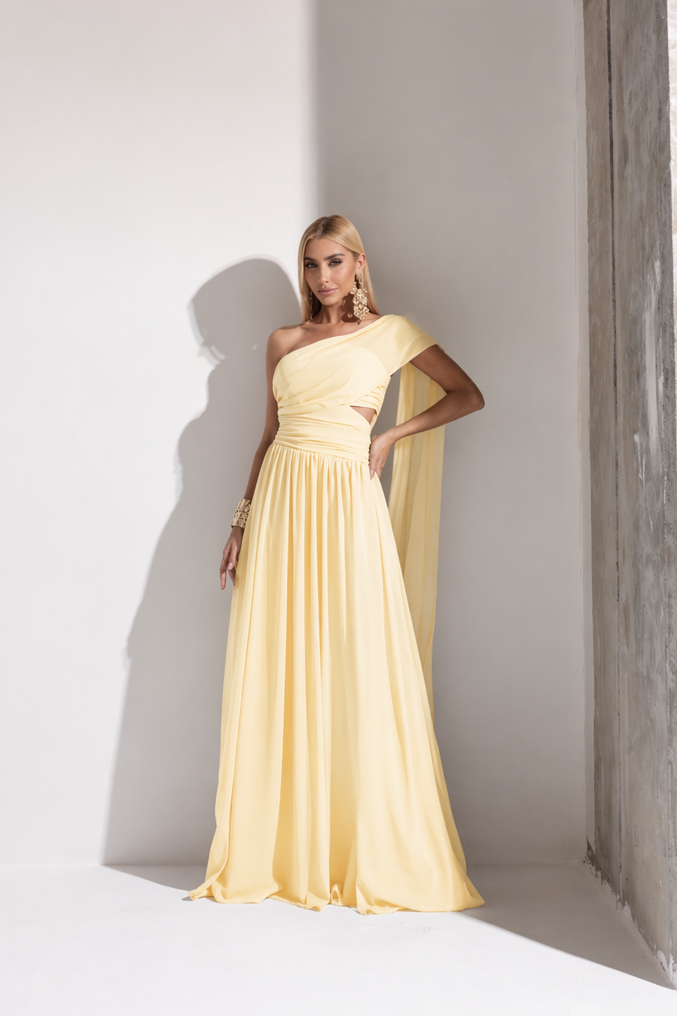 VESTIDO DE FESTA CECÍLIA CHIFFON CAPA OMBRO - AMARELO MANTEIGA