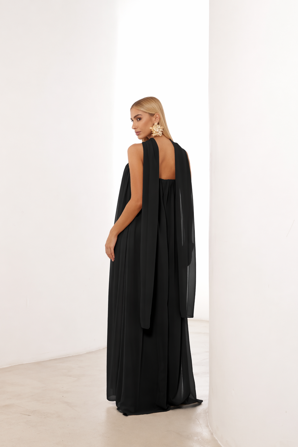 VESTIDO LONGO FIORELLA FAIXA CHOKER - PRETO