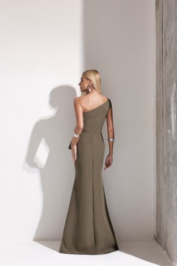 VESTIDO DE FESTA LORENA BABADOS UM OMBRO - VERDE OLIVA