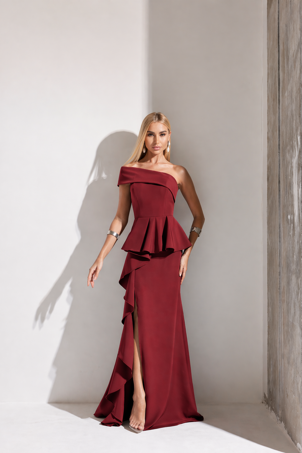 VESTIDO DE FESTA LORENA BABADOS UM OMBRO - MARSALA