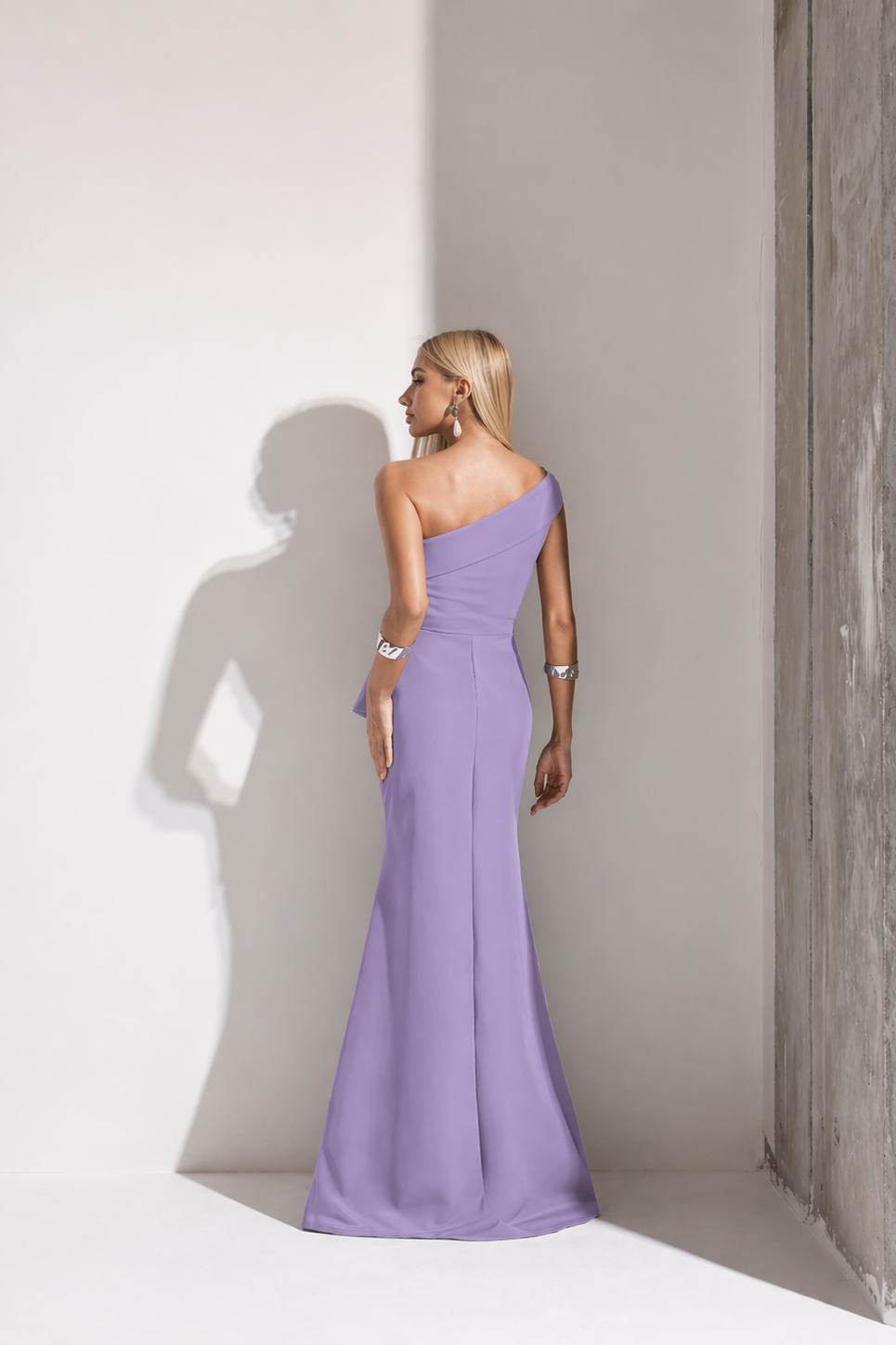 VESTIDO DE FESTA LORENA BABADOS UM OMBRO - LILÁS