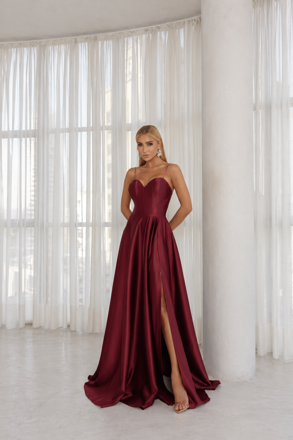 VESTIDO DE FESTA NORUEGA CREPE ACETINADO - MARSALA
