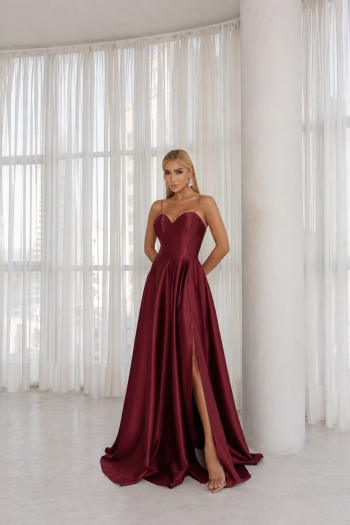 VESTIDO DE FESTA NORUEGA CREPE ACETINADO - MARSALA