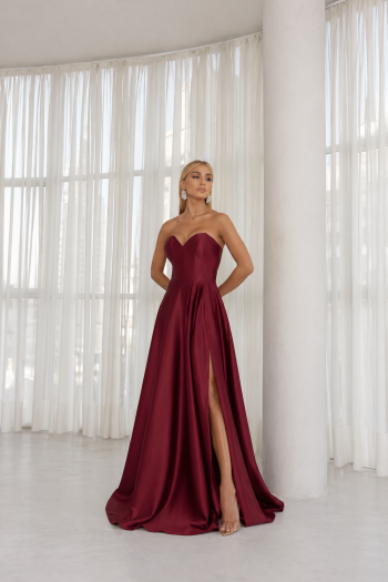 VESTIDO DE FESTA NORUEGA CREPE ACETINADO - MARSALA