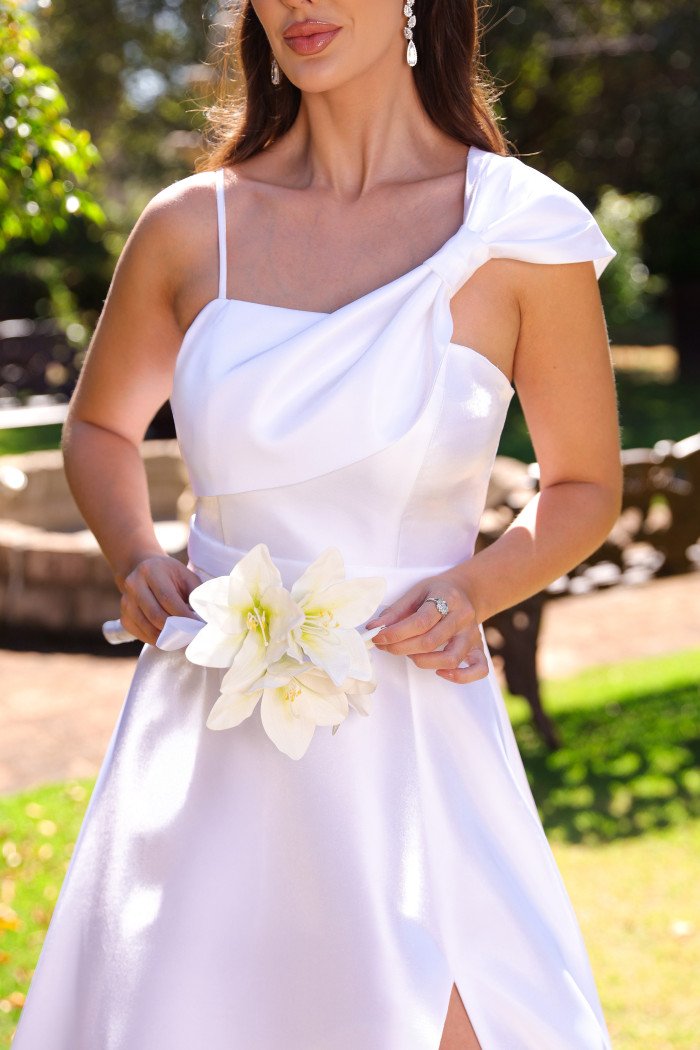 VESTIDO LONDRES ZIBELINE GLOW LAÇO OMBRO NOIVINHAS - OFF WHITE