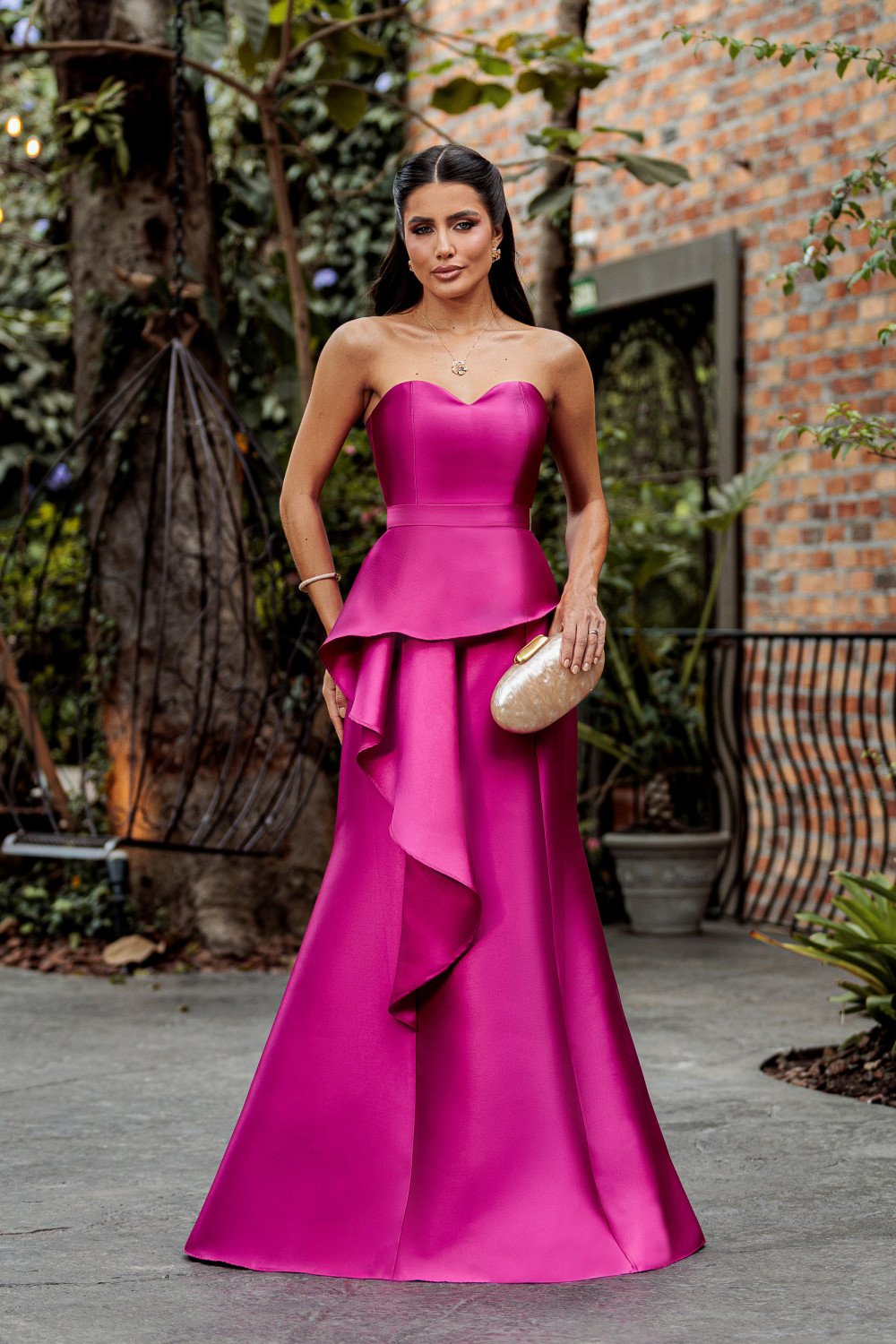 VESTIDO GLAM DECOTE CORAÇÃO ZIBELINE T.Q.C - FÚCSIA