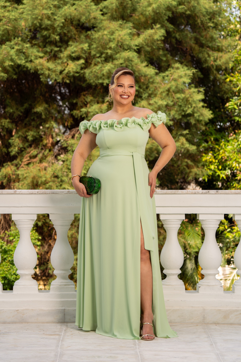 VESTIDO DE FESTA PÂMELA PLUS SIZE DETALHE FLOR - VERDE MENTA