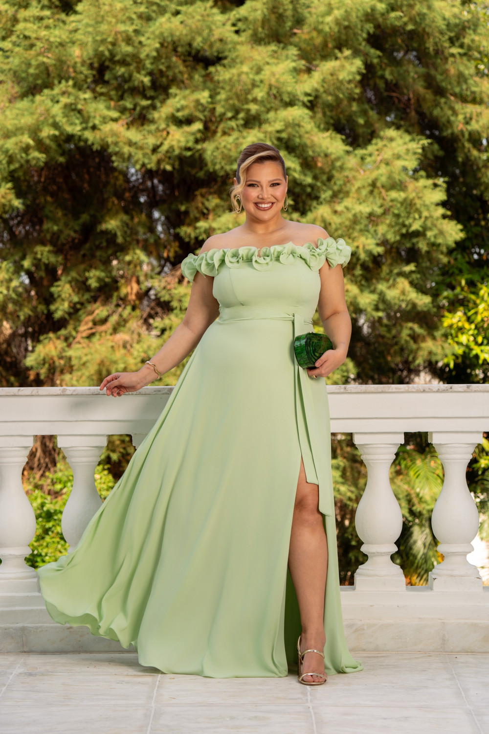 VESTIDO DE FESTA PÂMELA PLUS SIZE DETALHE FLOR - VERDE MENTA
