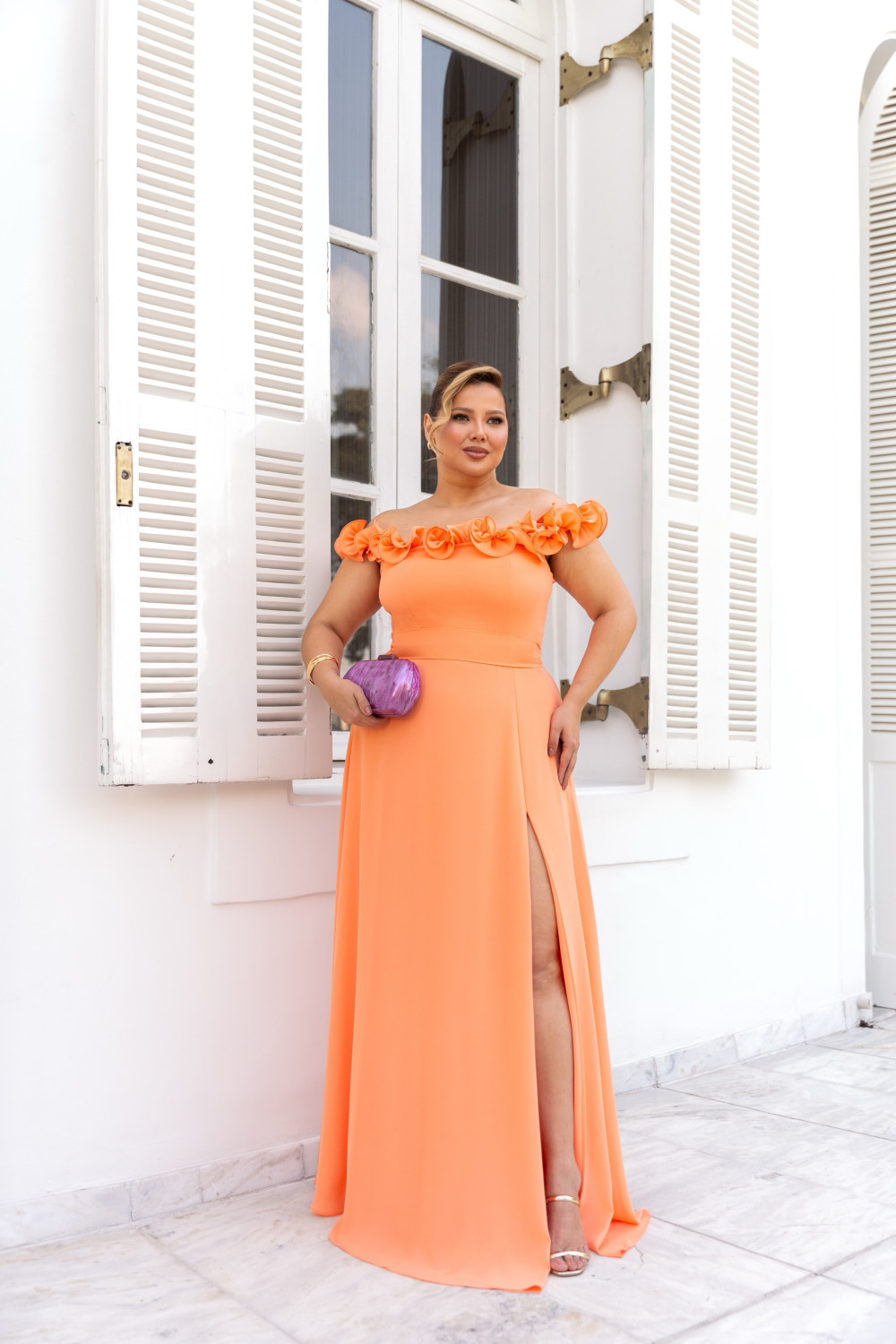 VESTIDO DE FESTA PÂMELA PLUS SIZE DETALHE FLOR - LARANJA