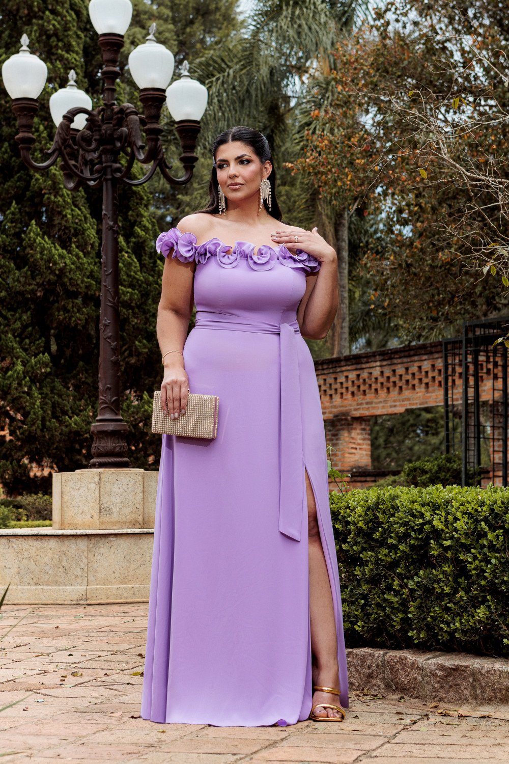 VESTIDO DE FESTA PÂMELA PLUS SIZE DETALHE FLOR - LAVANDA
